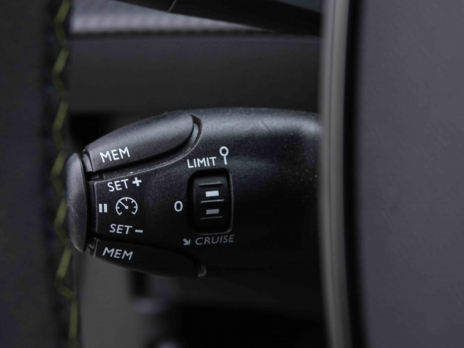 PEUGEOT_PEUGEOT_E_2008_2655643_15.jpg