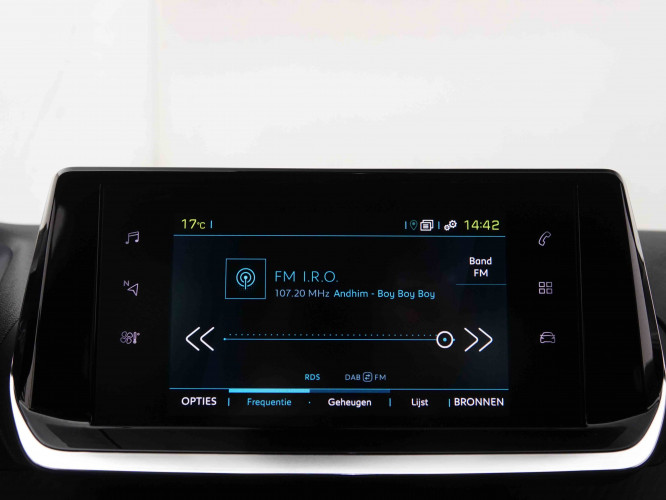 PEUGEOT_PEUGEOT_E_208_2550757_10.jpg PEUGEOT_PEUGEOT_E_208_2550757_10.jpg