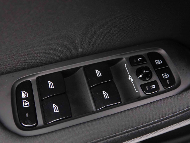 POLESTAR_POLESTAR_2_2652199_21.jpg POLESTAR_POLESTAR_2_2652199_21.jpg