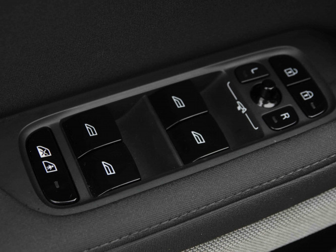 POLESTAR_POLESTAR_2_2653703_21.jpg POLESTAR_POLESTAR_2_2653703_21.jpg