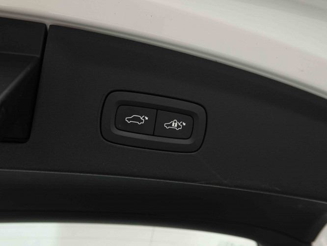 POLESTAR_POLESTAR_2_2653706_6.jpg