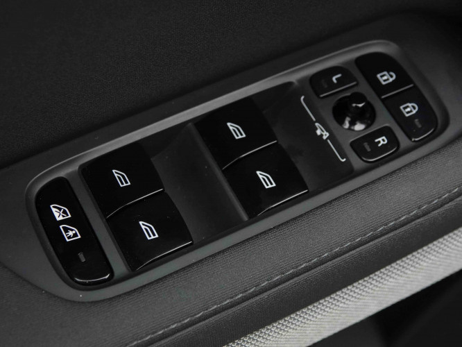 POLESTAR_POLESTAR_2_2653707_20.jpg