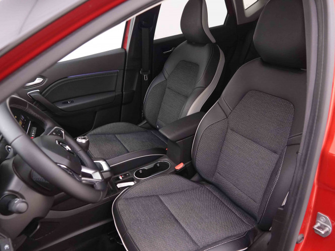 RENAULT_RENAULT_CAPTUR_2547375_6.jpg