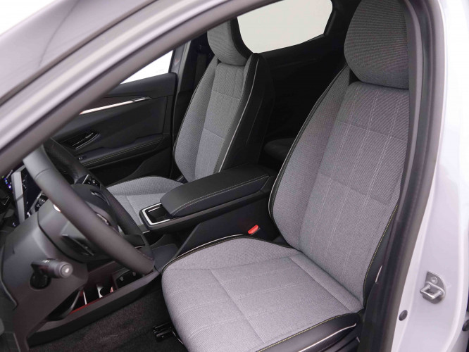 RENAULT_RENAULT_MEGANE_2548396_7.jpg