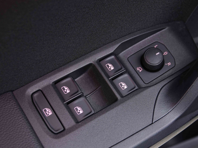 SEAT_SEAT_IBIZA_2655560_19.jpg