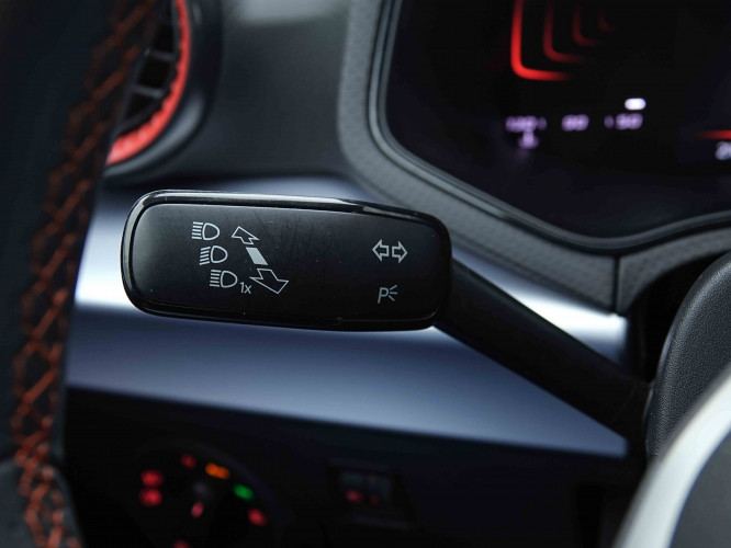 SEAT_SEAT_IBIZA_2655563_15.jpg SEAT_SEAT_IBIZA_2655563_15.jpg