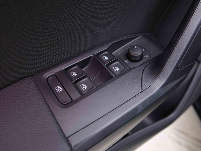 SEAT_SEAT_IBIZA_2655566_18.jpg