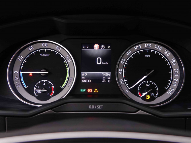 SKODA_SKODA_SUPERB_2546976_17.jpg