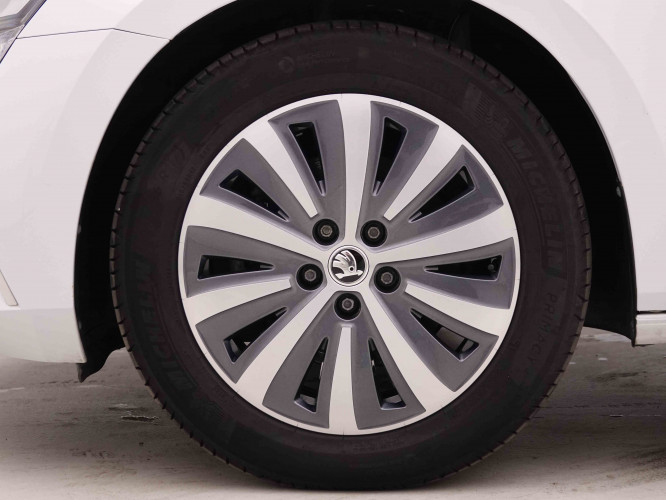 SKODA_SKODA_SUPERB_2548612_22.jpg