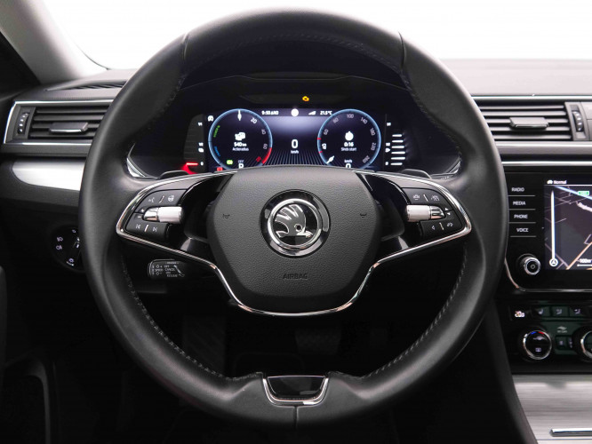 SKODA_SKODA_SUPERB_2549696_10.jpg
