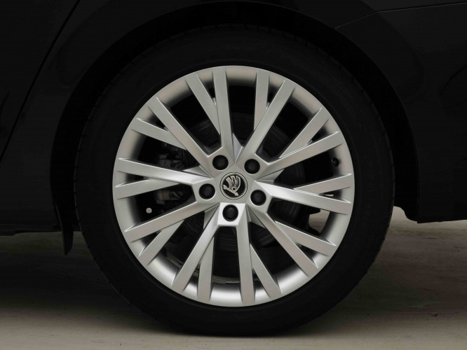 SKODA_SKODA_SUPERB_2654157_27.jpg
