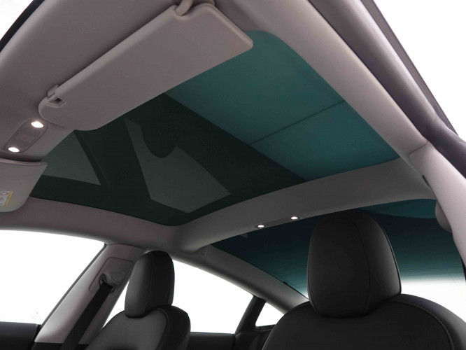 TESLA_TESLA_MODEL 3_2548117_8.jpg