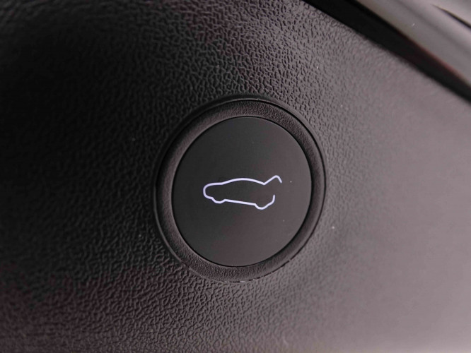 TESLA_TESLA_MODEL 3_2548709_6.jpg