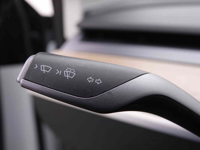 TESLA_TESLA_MODEL Y_2548889_15.jpg