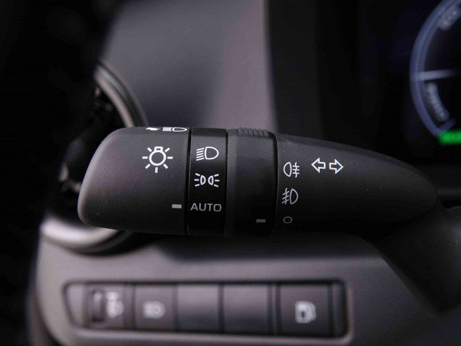 TOYOTA_TOYOTA_C_HR_2547868_42.jpg