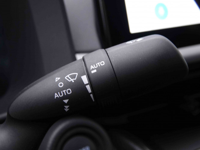 TOYOTA_TOYOTA_C_HR_2547872_15.jpg