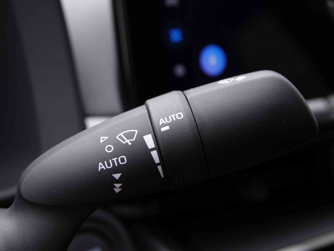 TOYOTA_TOYOTA_C_HR_2547874_16.jpg