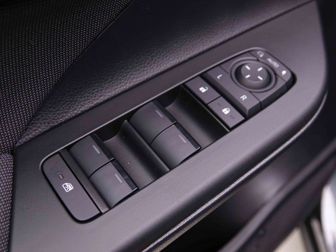 TOYOTA_TOYOTA_C_HR_2547874_19.jpg