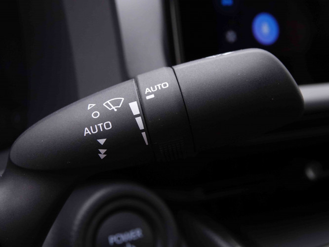 TOYOTA_TOYOTA_C_HR_2547875_15.jpg