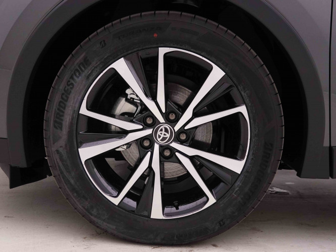 TOYOTA_TOYOTA_C_HR_2547875_19.jpg