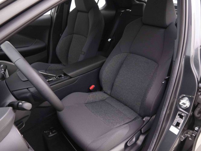 TOYOTA_TOYOTA_C_HR_2550783_6.jpg