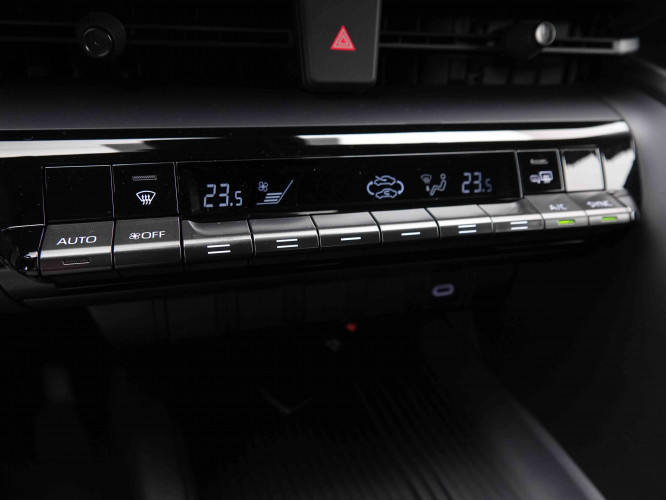 TOYOTA_TOYOTA_C_HR_2550787_11.jpg TOYOTA_TOYOTA_C_HR_2550787_11.jpg