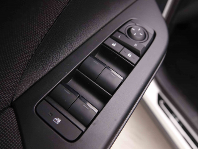 TOYOTA_TOYOTA_C_HR_2550788_18.jpg