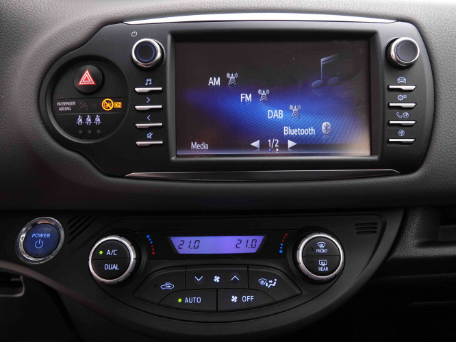 TOYOTA_TOYOTA_YARIS_2549372_10.jpg