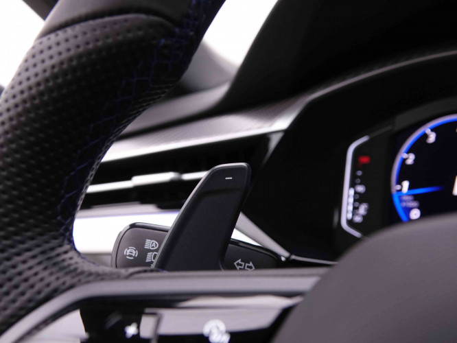 VOLKSWAGEN_VOLKSWAGEN_ARTEON_2548207_22.jpg