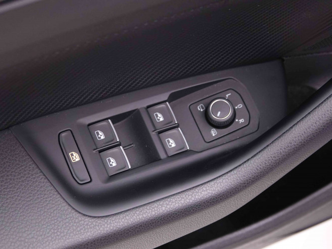 VOLKSWAGEN_VOLKSWAGEN_ARTEON_2548207_27.jpg