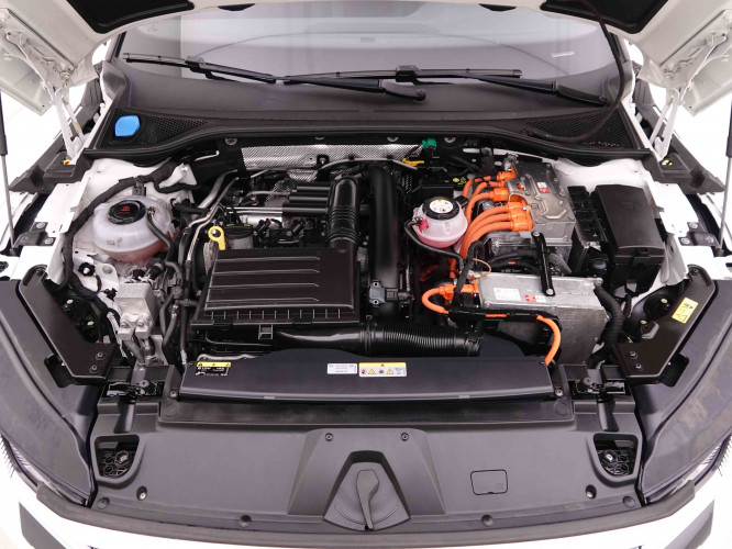VOLKSWAGEN_VOLKSWAGEN_ARTEON_2548329_23.jpg