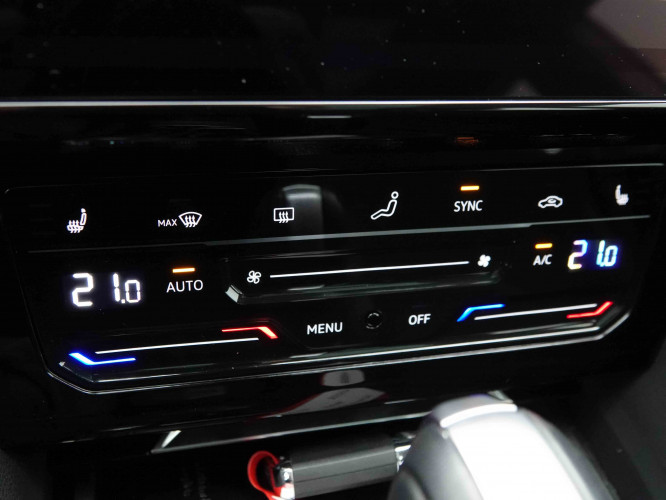 VOLKSWAGEN_VOLKSWAGEN_ARTEON_2653536_14.jpg