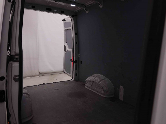 VOLKSWAGEN_VOLKSWAGEN_CRAFTER_2549000_6.jpg