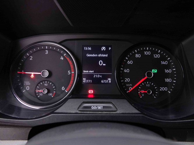 VOLKSWAGEN_VOLKSWAGEN_CRAFTER_2549001_15.jpg