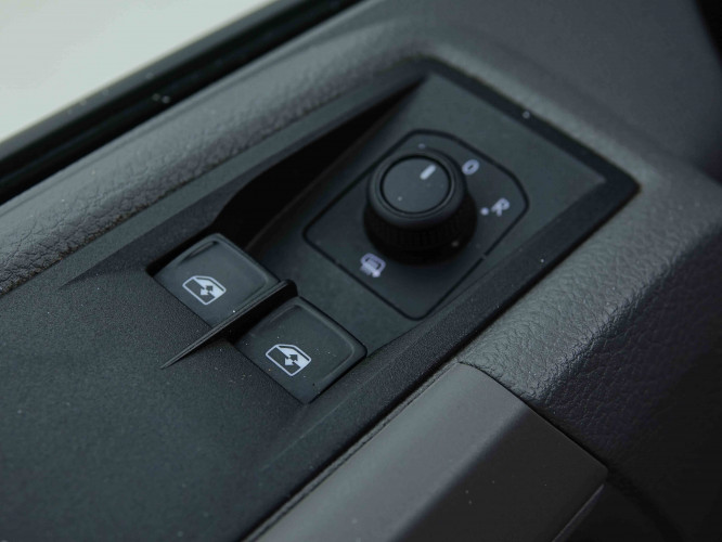 VOLKSWAGEN_VOLKSWAGEN_CRAFTER_2655075_18.jpg