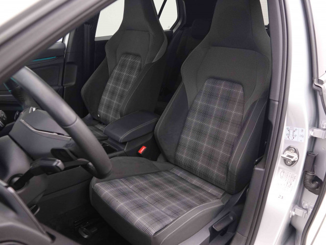 VOLKSWAGEN_VOLKSWAGEN_GOLF GTD_2549805_6.jpg
