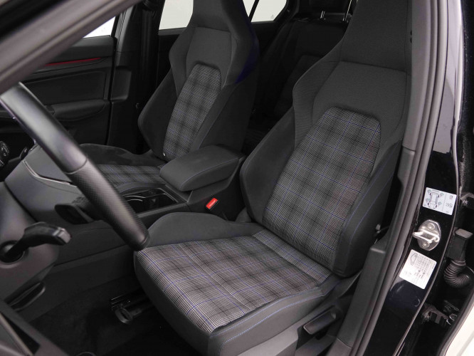 VOLKSWAGEN_VOLKSWAGEN_GOLF GTE_2549021_6.jpg