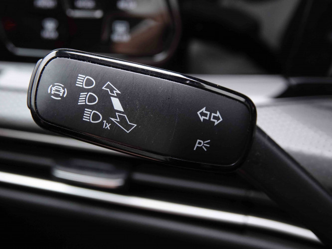 VOLKSWAGEN_VOLKSWAGEN_GOLF GTE_2549304_16.jpg