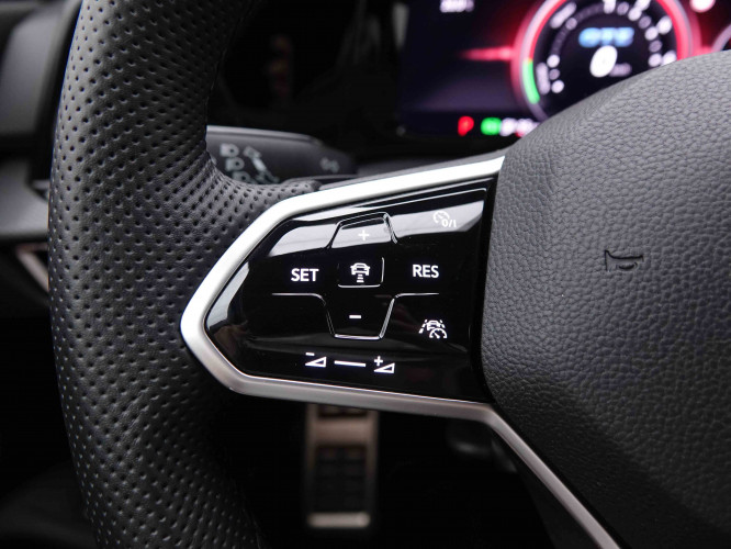 VOLKSWAGEN_VOLKSWAGEN_GOLF GTE_2549304_18.jpg