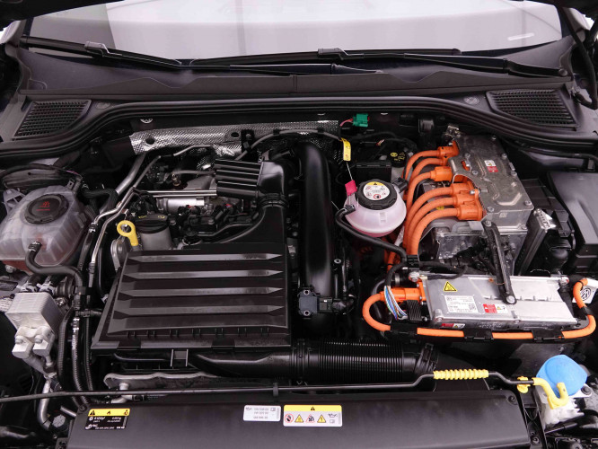 VOLKSWAGEN_VOLKSWAGEN_GOLF GTE_2549304_23.jpg