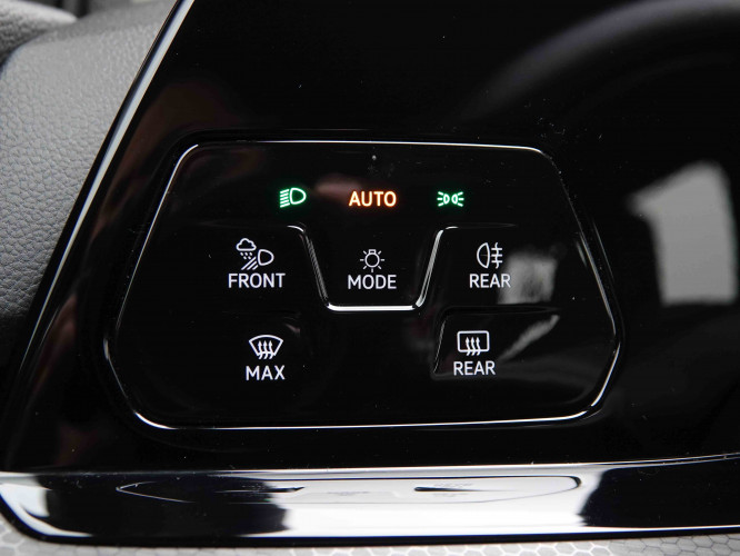 VOLKSWAGEN_VOLKSWAGEN_GOLF GTE_2551052_21.jpg