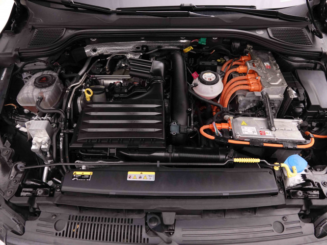 VOLKSWAGEN_VOLKSWAGEN_GOLF GTE_2551052_24.jpg