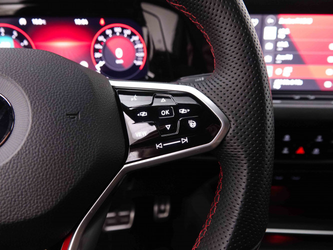 VOLKSWAGEN_VOLKSWAGEN_GOLF GTI_2548118_21.jpg