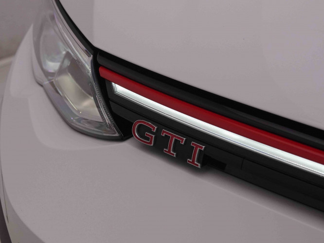 VOLKSWAGEN_VOLKSWAGEN_GOLF GTI_2548119_8.jpg