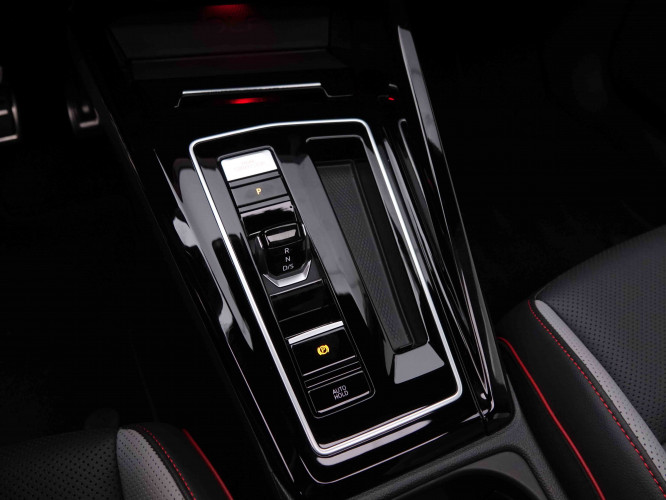 VOLKSWAGEN_VOLKSWAGEN_GOLF GTI_2548409_16.jpg