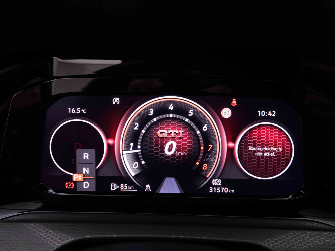 VOLKSWAGEN_VOLKSWAGEN_GOLF GTI_2548409_17.jpg