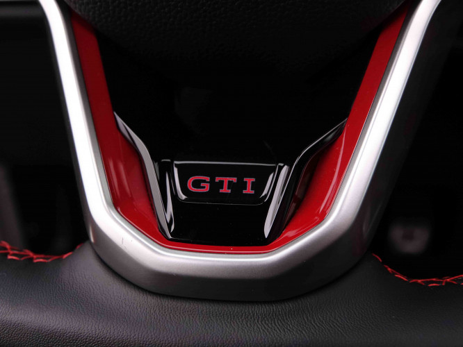VOLKSWAGEN_VOLKSWAGEN_GOLF GTI_2548409_20.jpg