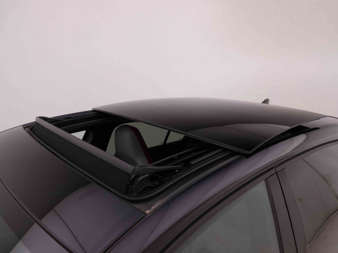 VOLKSWAGEN_VOLKSWAGEN_GOLF GTI_2548409_22.jpg