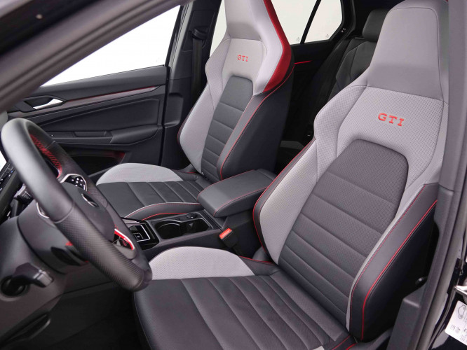 VOLKSWAGEN_VOLKSWAGEN_GOLF GTI_2548409_6.jpg