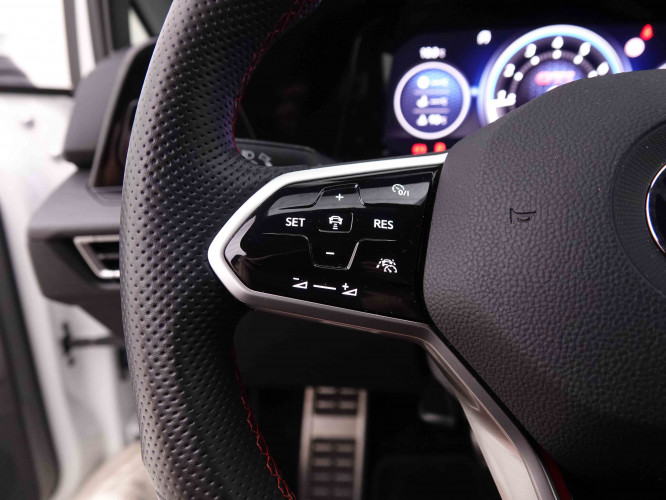 VOLKSWAGEN_VOLKSWAGEN_GOLF GTI_2548613_18.jpg